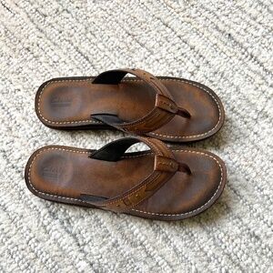 Clarks Collection Tan Brown Thong Boho Sandals, size 11